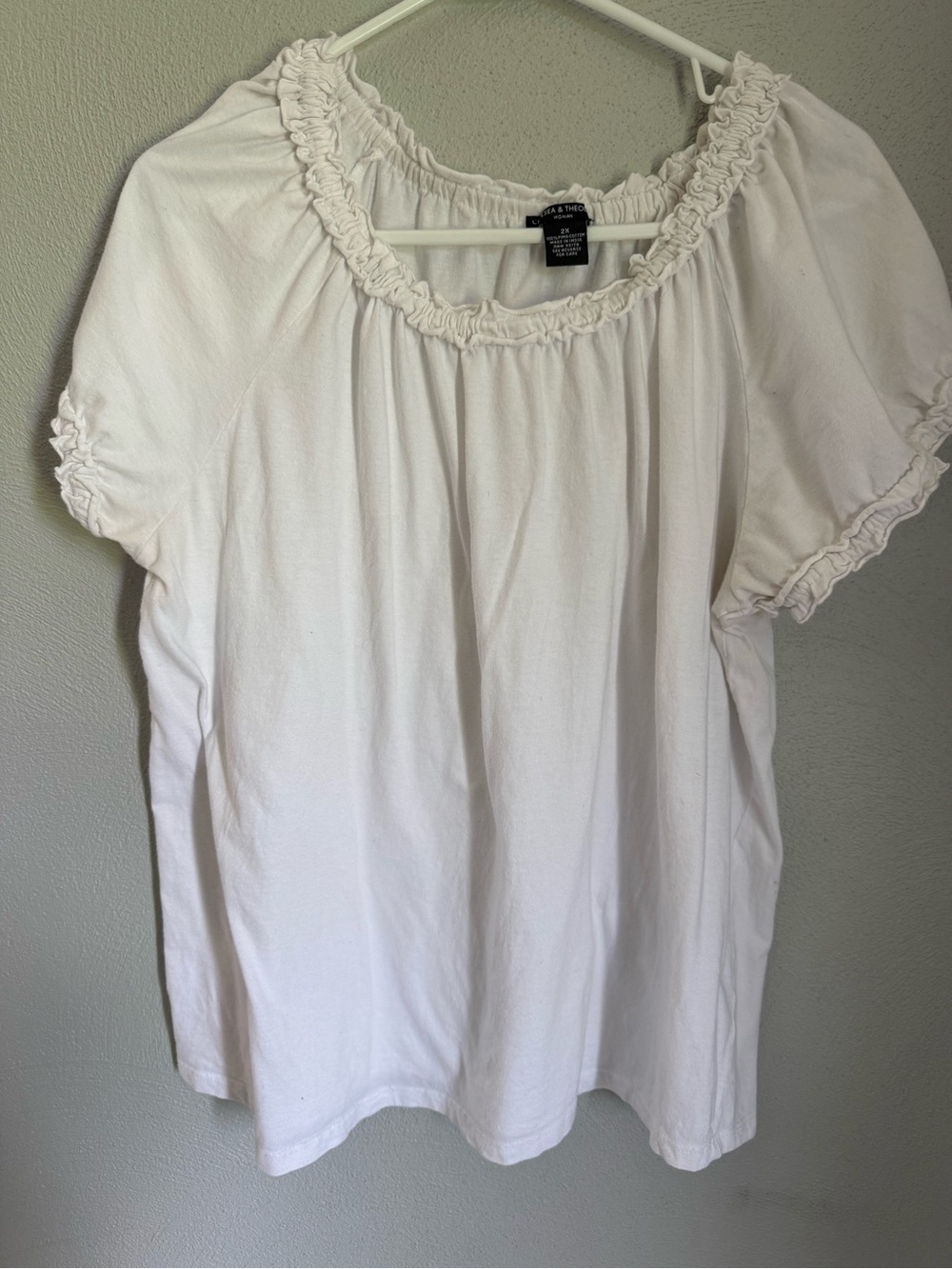 Chelsea & Theodore White Ruffle-Neck Peasant Blouse